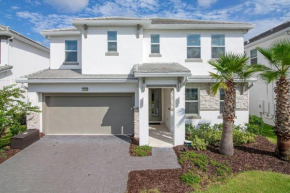 Spacious House with Pool and Jacuzzi close to Disney World!